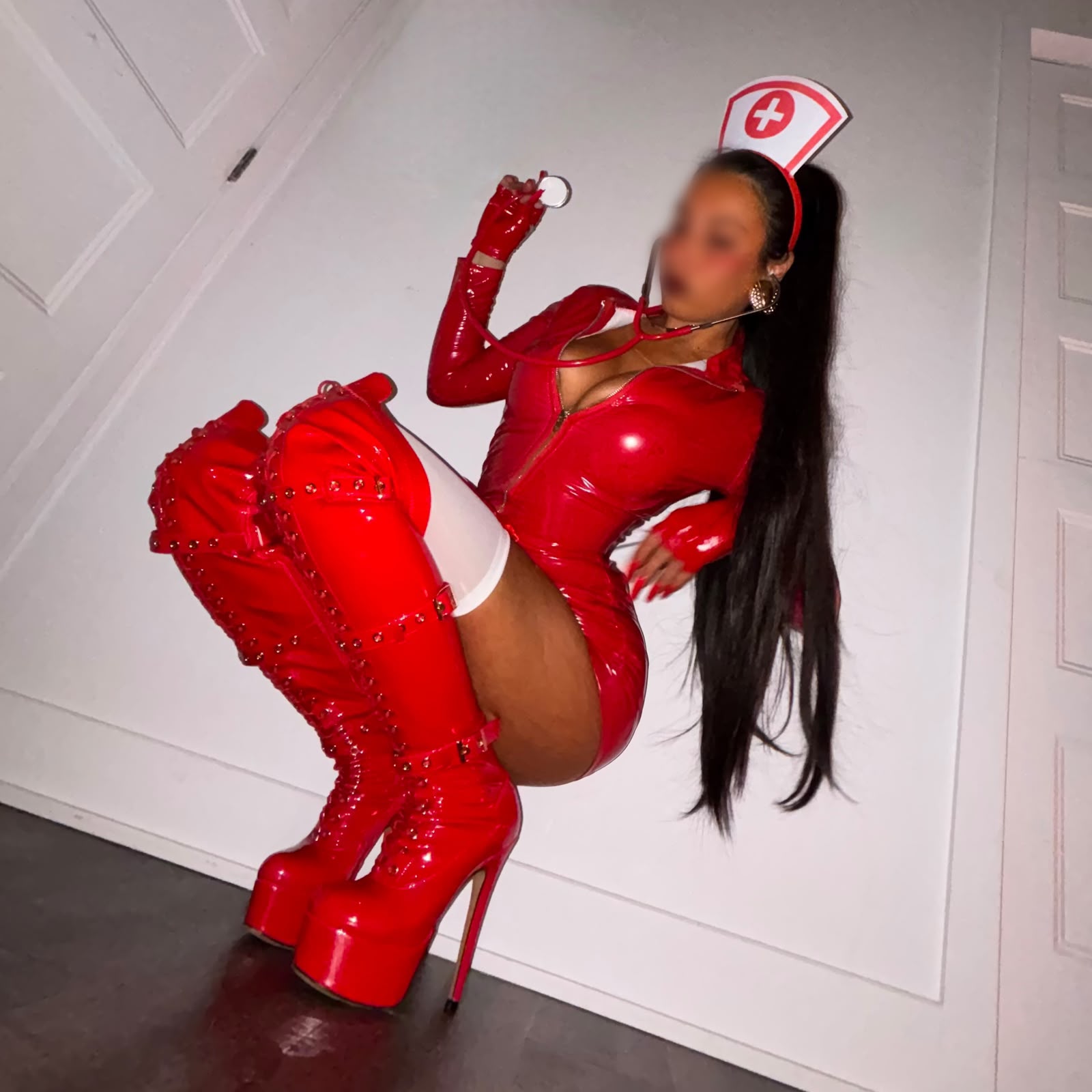 Mistress Valentina gallery photo 15